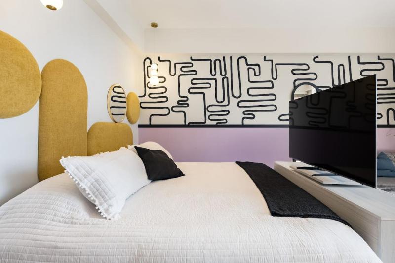 Loft de diseno con aire acondicionado y cama king size - image 23