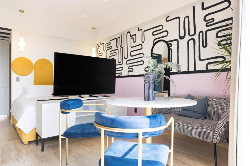 Loft de diseno con aire acondicionado y cama king size - image 30