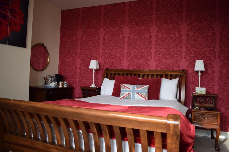 Double Room with Private Bathroom image 2