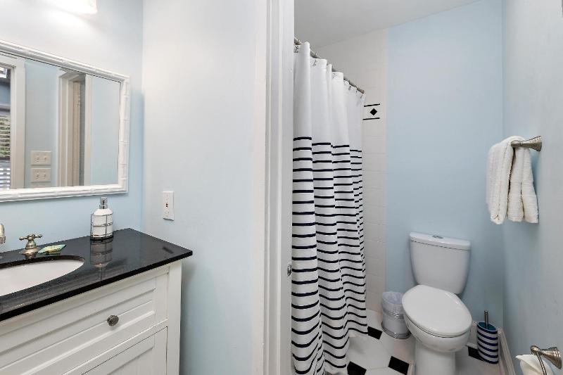 Discreet Retreat - image 8