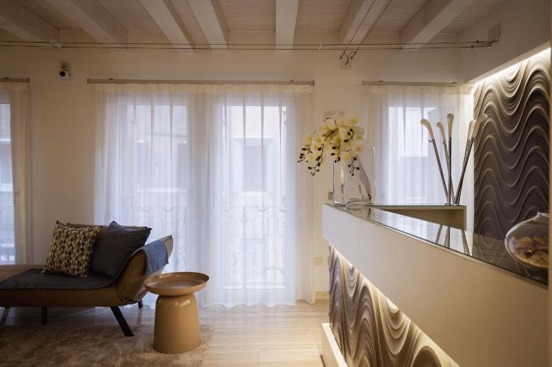 Piccola Venezia Room - image 48