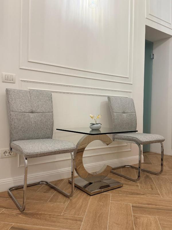 Crown Ultracentral - Stylish Central Apartment - image 2
