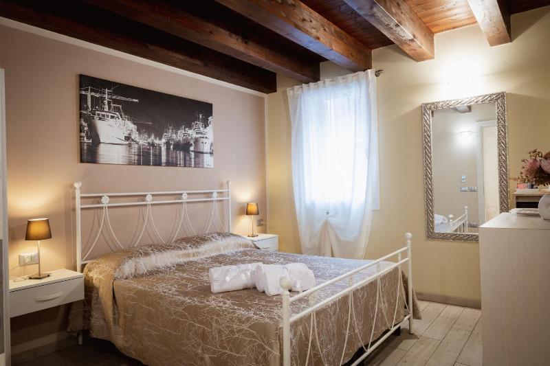 Piccola Venezia Room - image 36