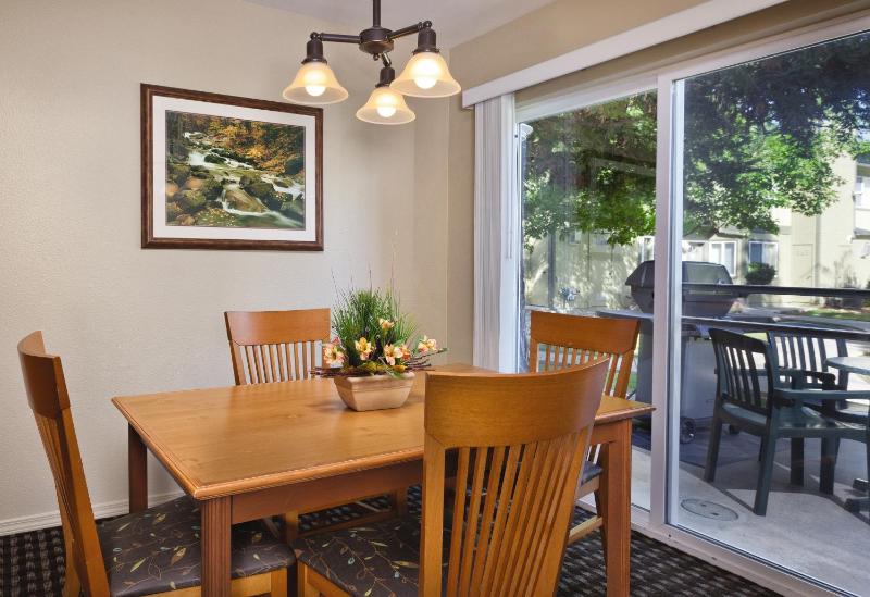 Two-Bedroom Suite image 4