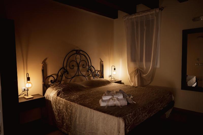 Piccola Venezia Room - image 3