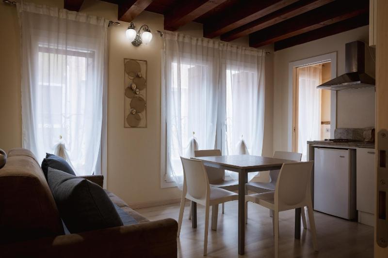 Piccola Venezia Apartments - image 4