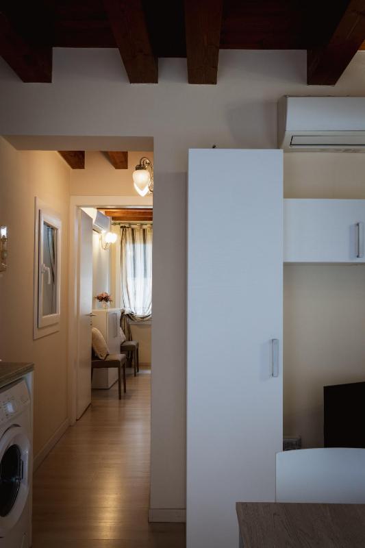 Piccola Venezia Apartments - image 11