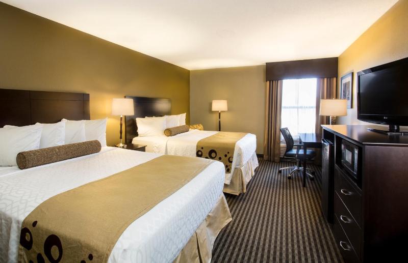 Queen Room with Two Queen Beds - Disability Access - Non Smoking image 3