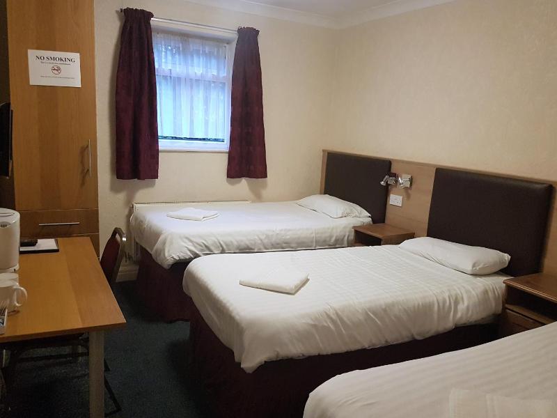 Triple Room image 2