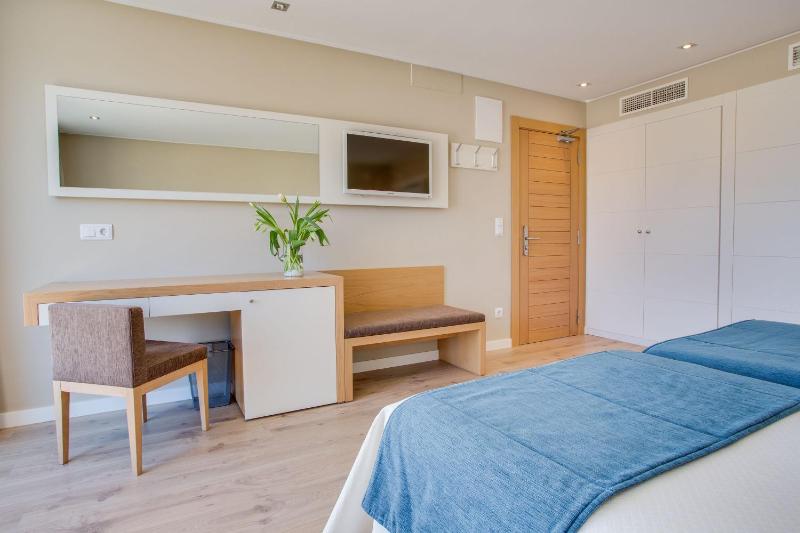 Superior Triple Room (3 Adults) image 3