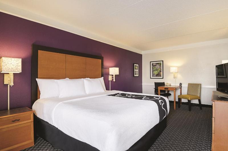 King Room - Disability Access/Non-Smoking image 2