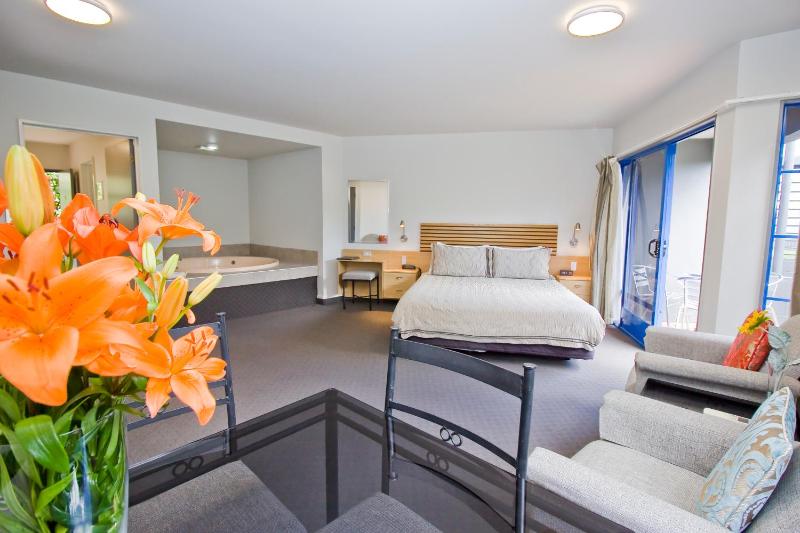 Clearwater Motor Lodge - image 18