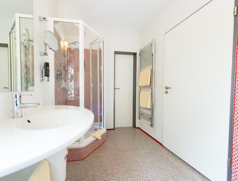 Apartment image 3