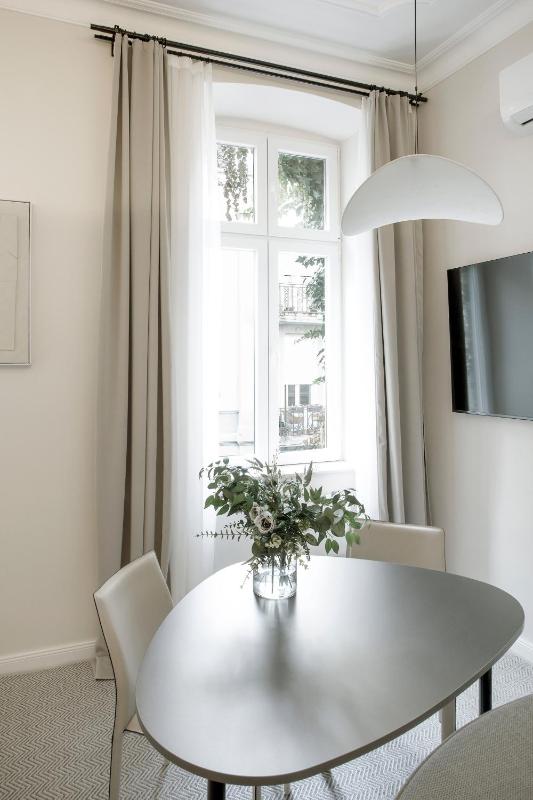 Design Suite in Prime Location Superstring Home - image 12