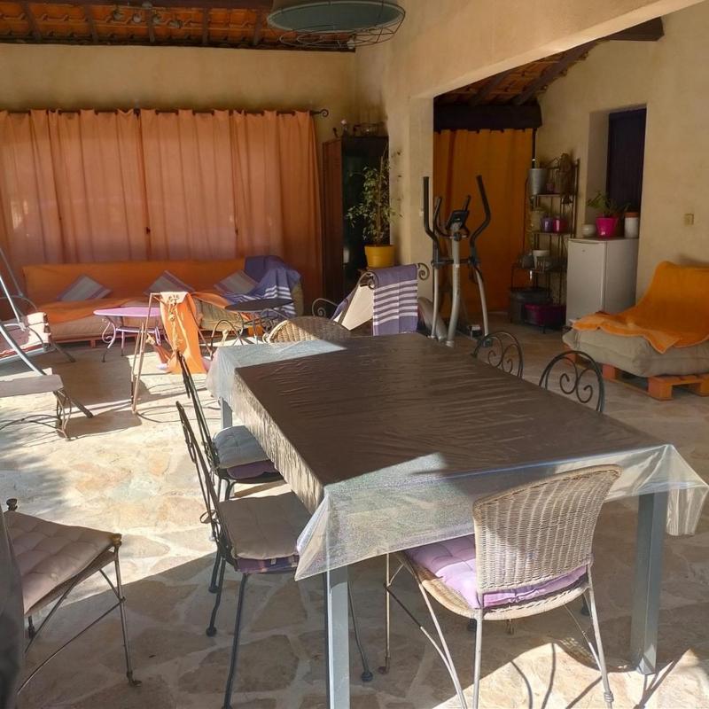 Villa avec piscine à débordement - sans vis à vis - image 21