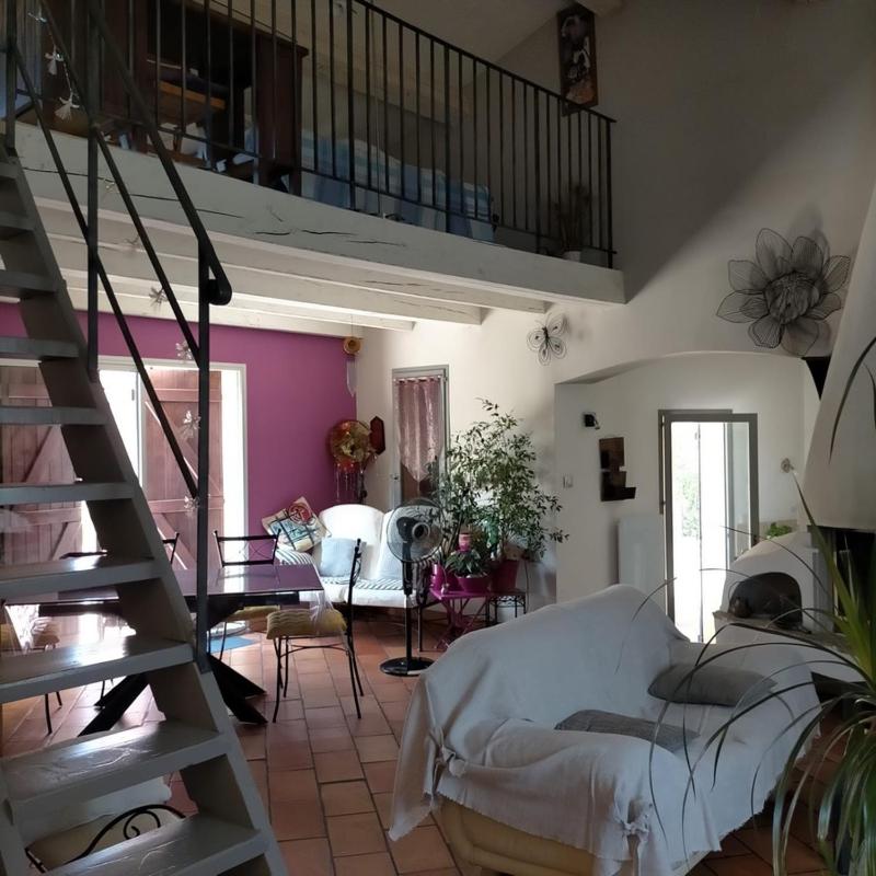 Villa avec piscine à débordement - sans vis à vis - image 44