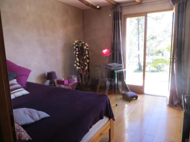Villa avec piscine à débordement - sans vis à vis - image 47