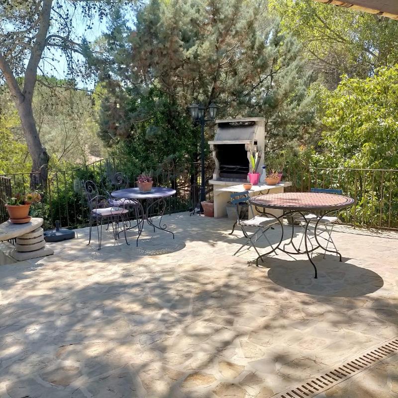 Villa avec piscine à débordement - sans vis à vis - image 5