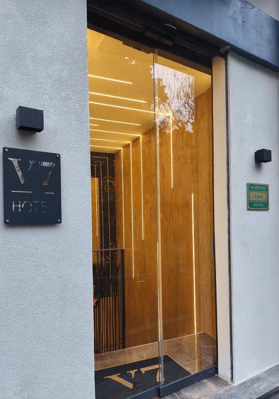 Hotel V7 - image 2