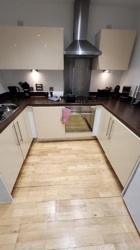 Modern 1BR | Leeds City Centre | Balcony Views - image 16