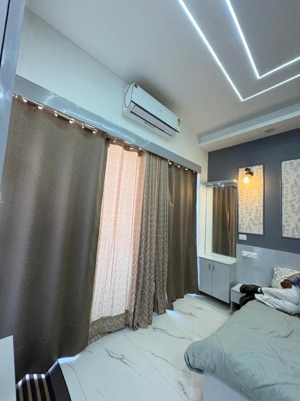 Prime stay luxury studio - image 5