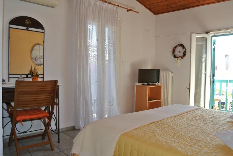 Two-Bedroom Apartment with Sea View (4 Adults) image 4