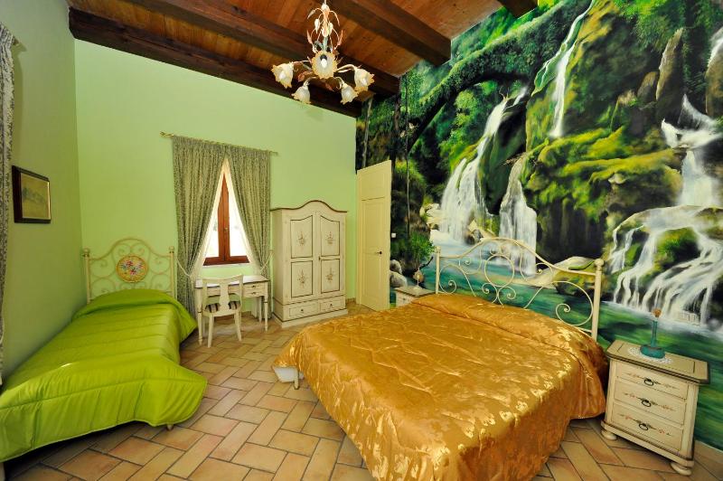 Quadruple Room image 2