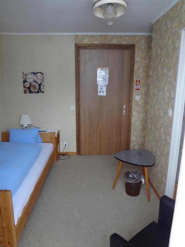 Standard Single Room image 4