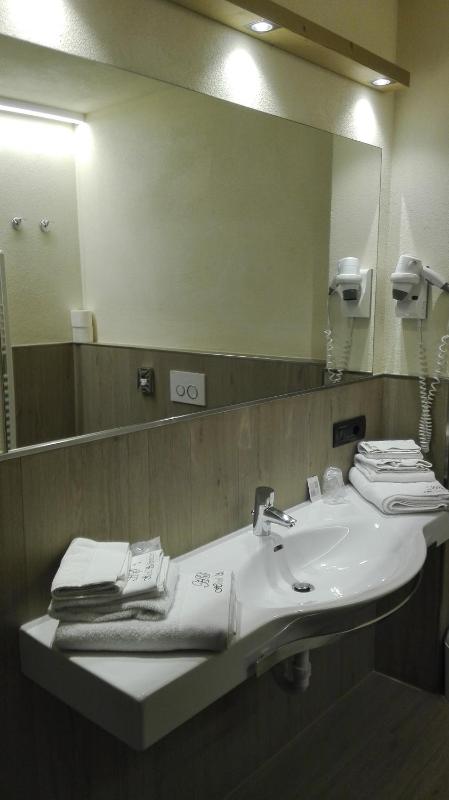 Comfort Double or Twin Room image 3