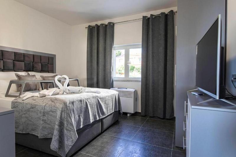 AZURE Palace Apartments - image 11