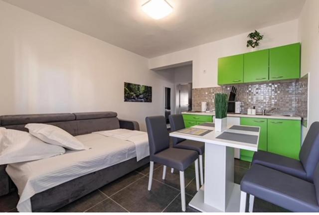 AZURE Palace Apartments - image 28