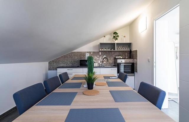 AZURE Palace Apartments - image 8
