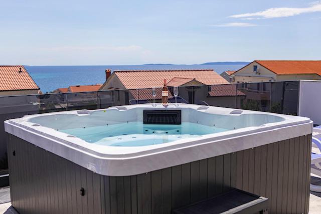 AZURE Palace Apartments - image 18