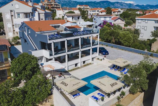 AZURE Palace Apartments - image 10