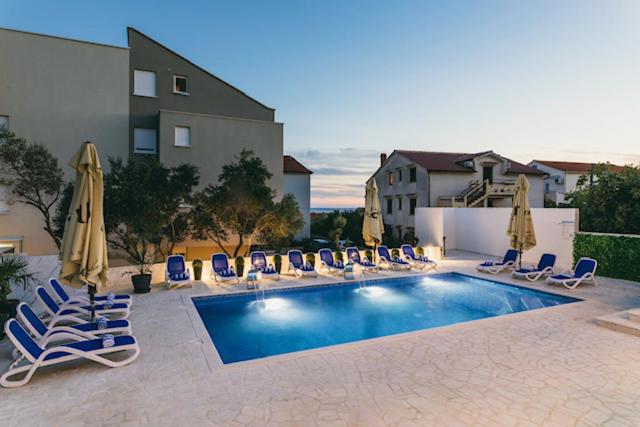 AZURE Palace Apartments - image 15