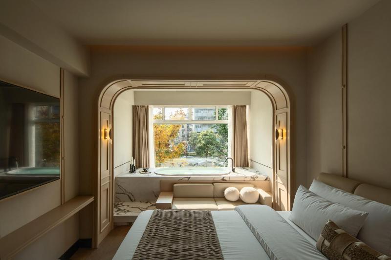 HangZhou Neyar Light and Shadow Garden Hotel-The WestLake Sights-Wulinmen STN F - image 10