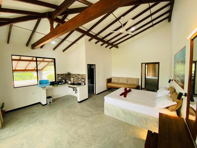 Hikkaduwa City Penthouse - image 38