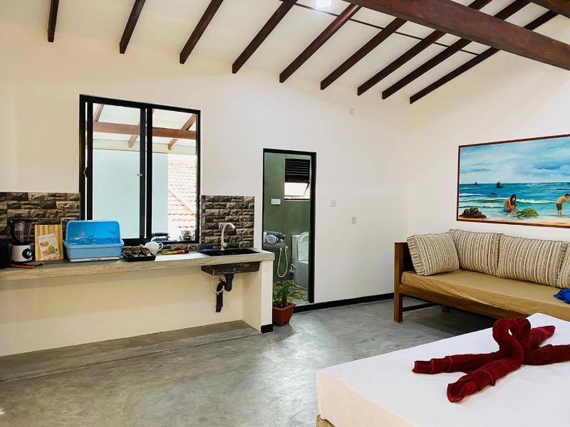 Hikkaduwa City Penthouse - image 22