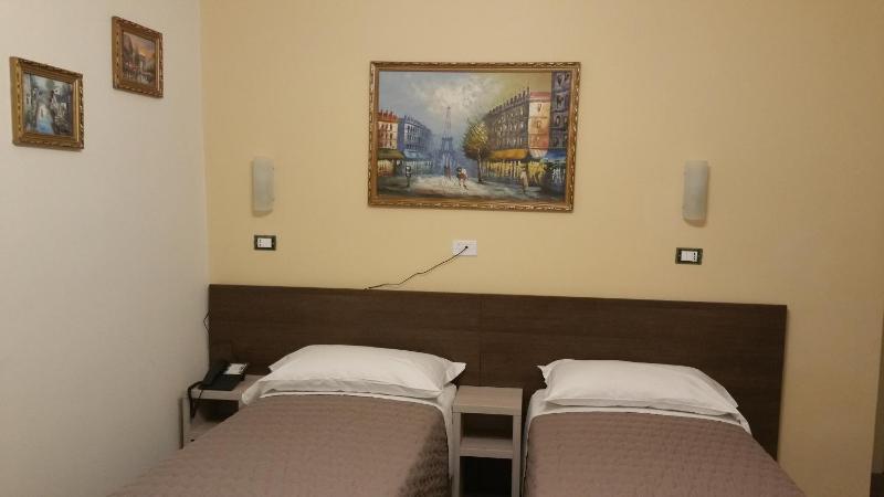 Triple Room image 2
