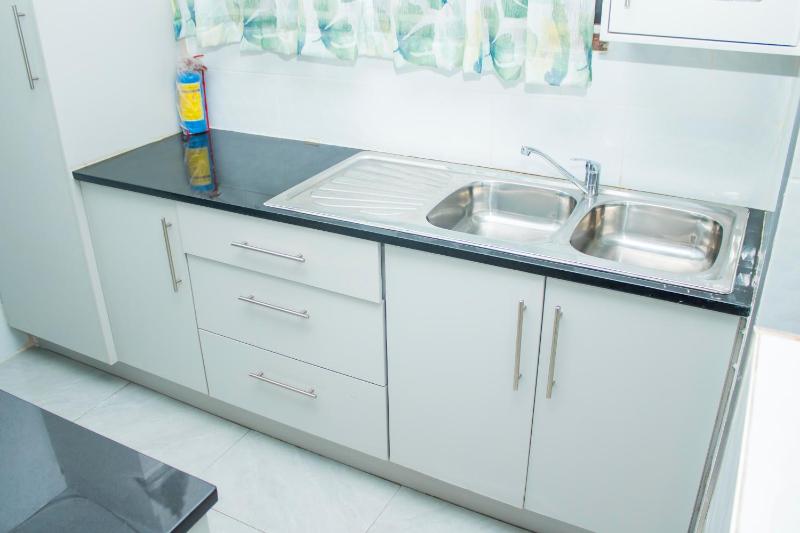 1 bed apartment in Harare CBD - image 6