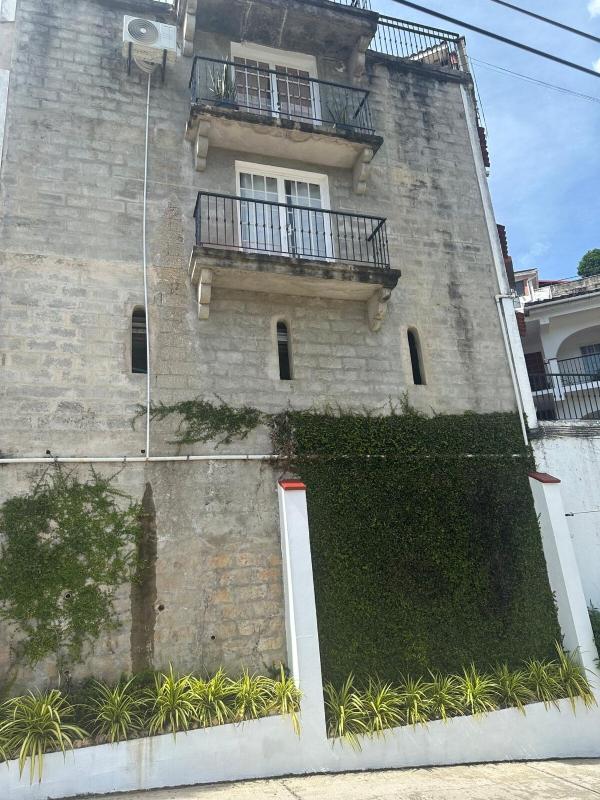 Apartment 304 - image 12