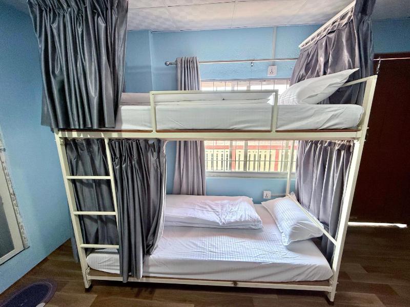 The Mango Tree Backpackers Hostel - image 12