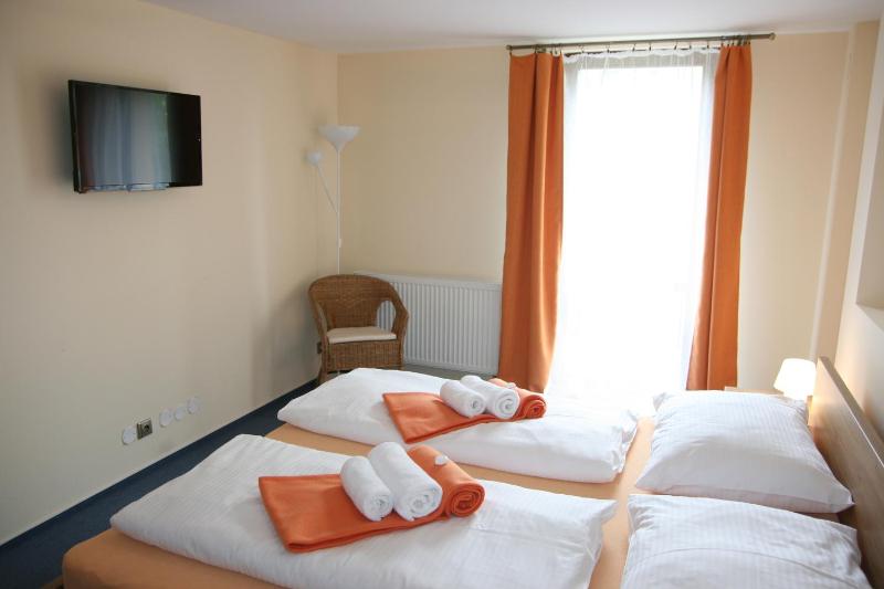 Double or Twin Room with Balcony image 2