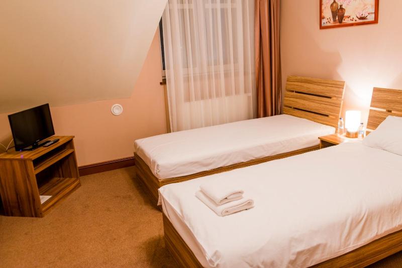 Single Room image 3