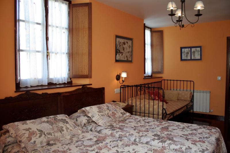 Superior Twin Room image 2