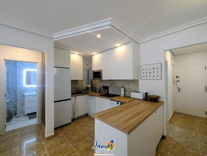 Sunny 2-Bed Pool View Apartment Cabo Roig CR110 - image 9