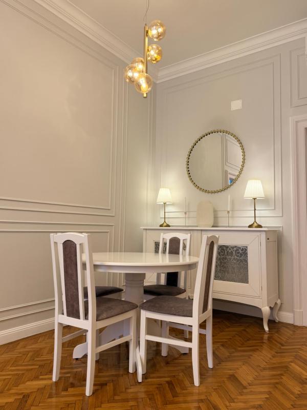 Crown Ultracentral - Stylish Central Apartment - image 14