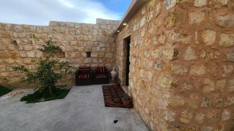Petra Gateway Guest Room - image 9