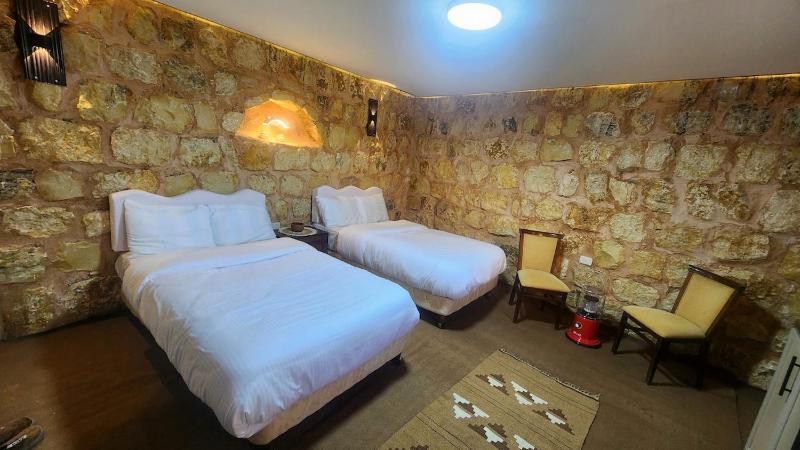 Petra Gateway Guest Room - image 3