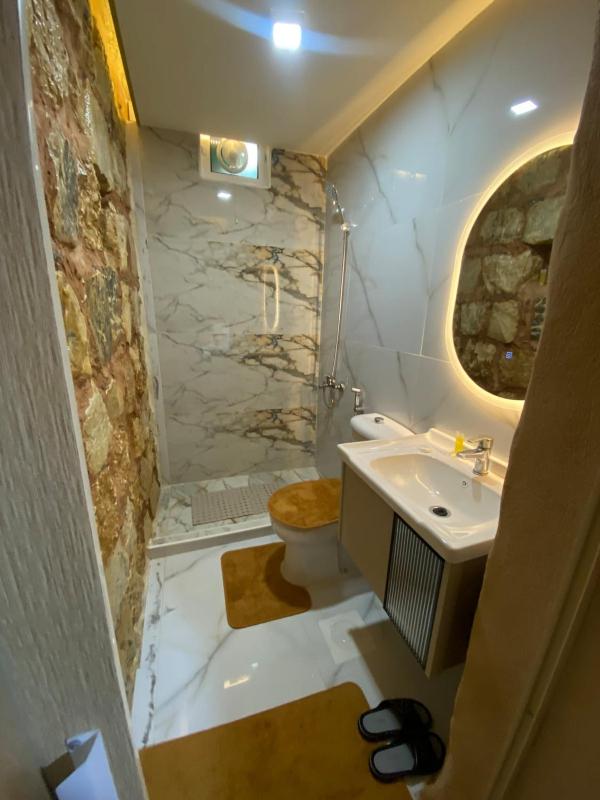 Petra Gateway Guest Room - image 6